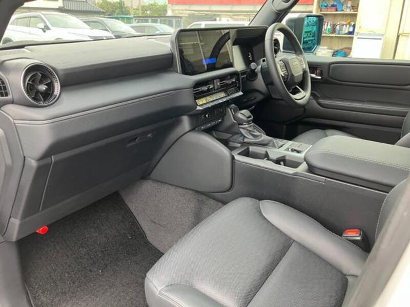 LAND CRUISER 250