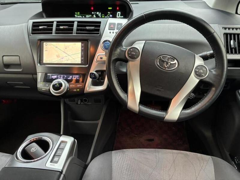 PRIUS ALPHA