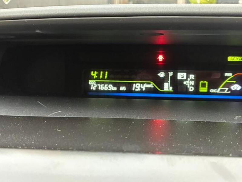 PRIUS ALPHA