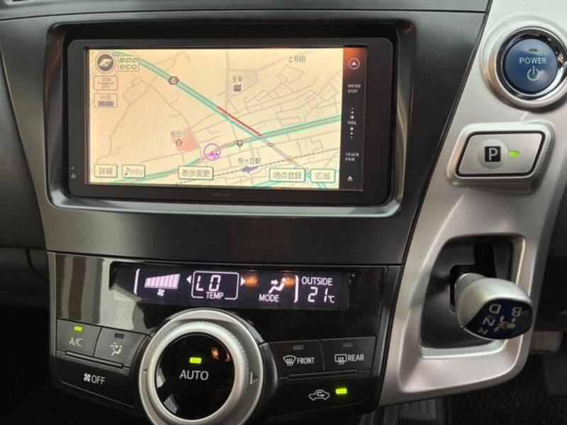PRIUS ALPHA