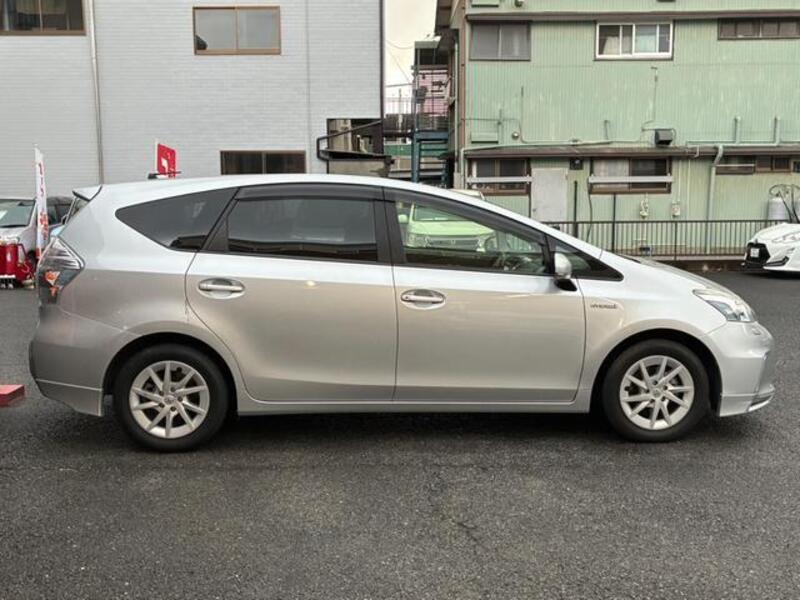 PRIUS ALPHA
