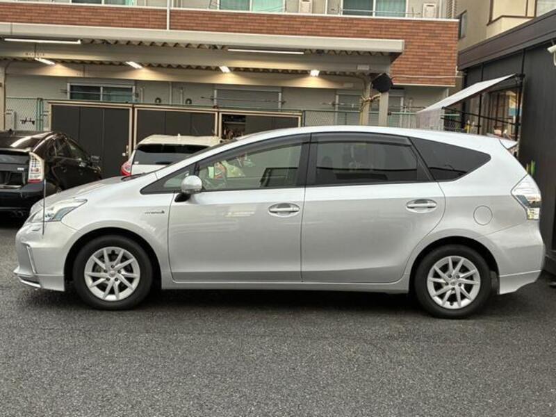 PRIUS ALPHA