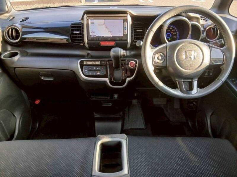 N BOX CUSTOM