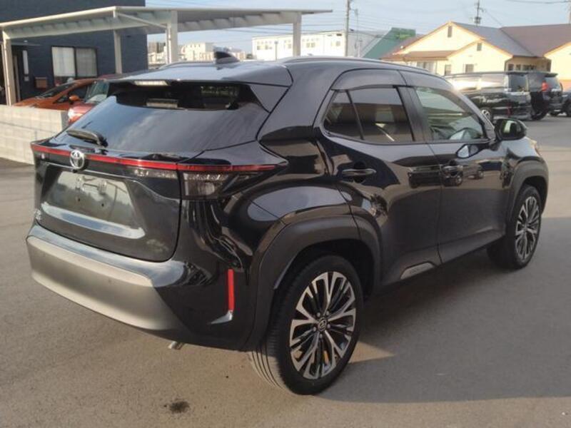 YARIS CROSS