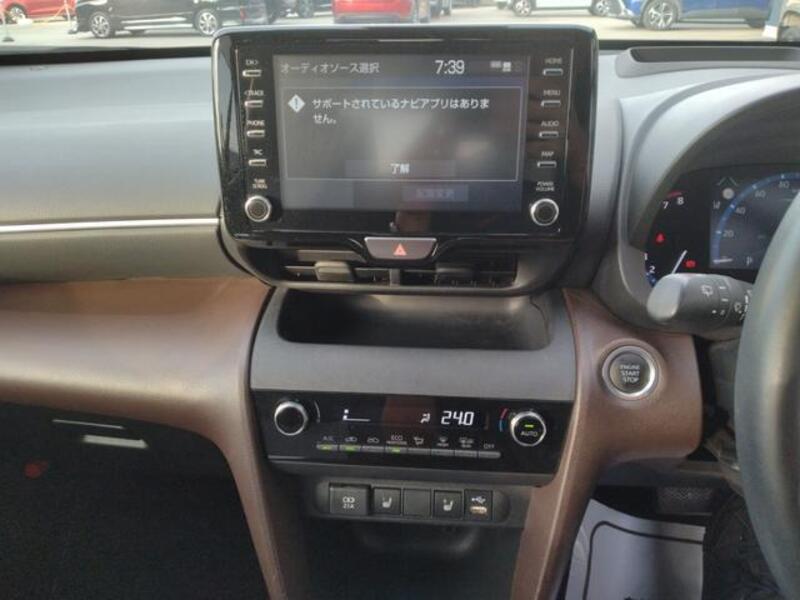 YARIS CROSS
