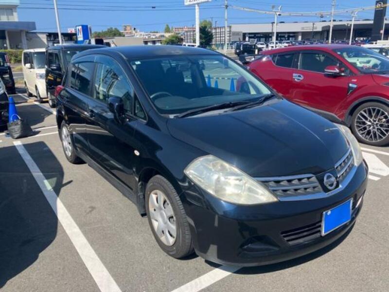 NISSAN TIIDA