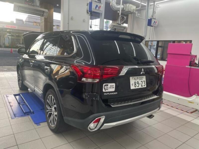 OUTLANDER