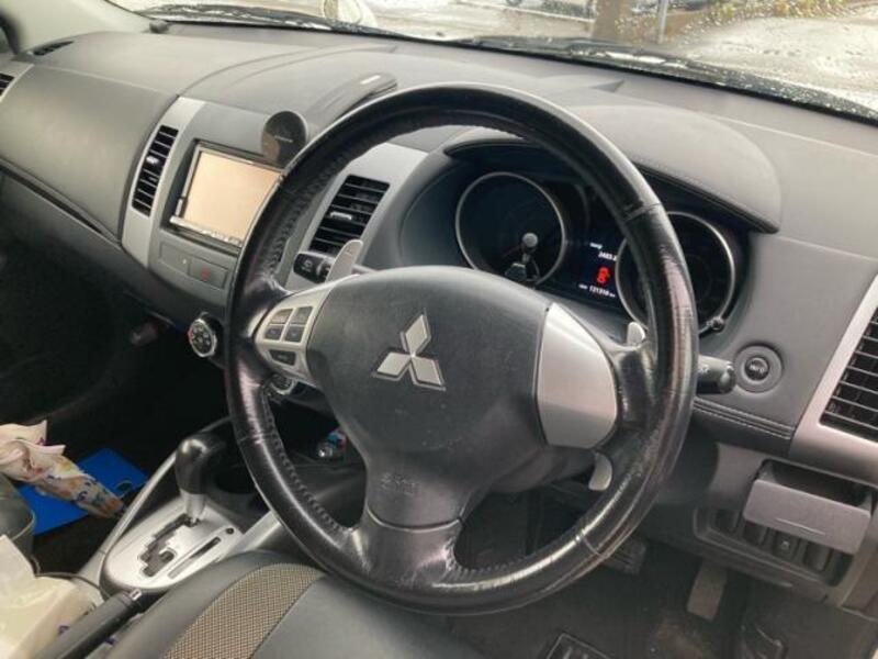 OUTLANDER