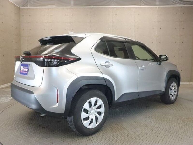YARIS CROSS