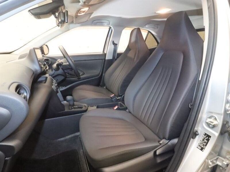YARIS CROSS