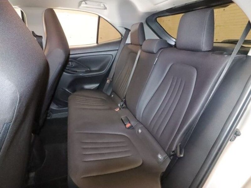 YARIS CROSS