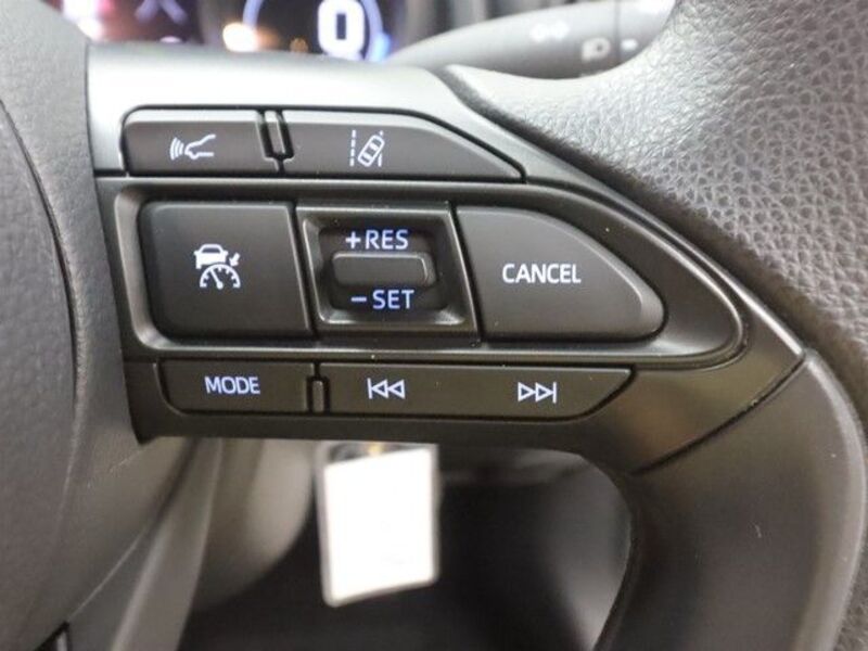 YARIS CROSS