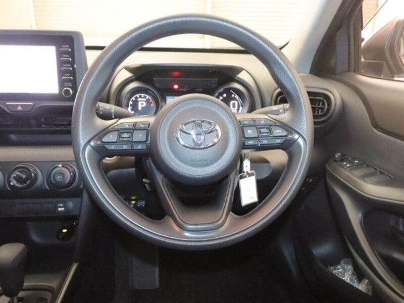 YARIS CROSS