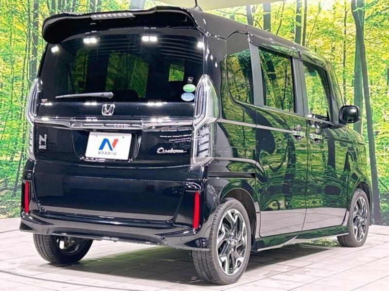 N BOX CUSTOM