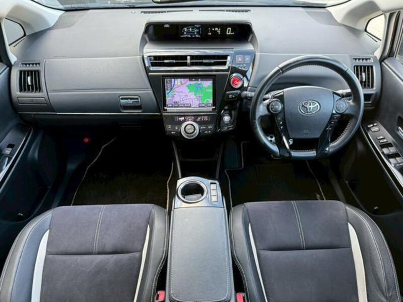 PRIUS ALPHA