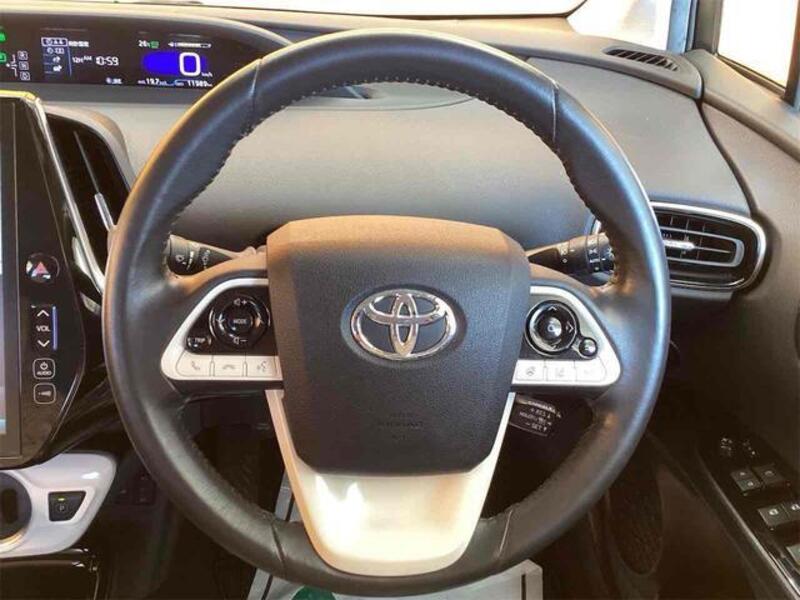 PRIUS PHV