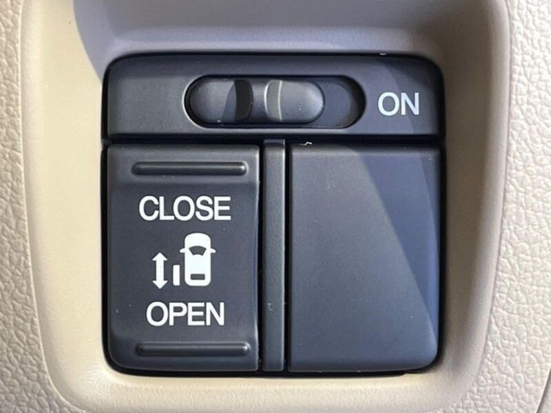 N BOX