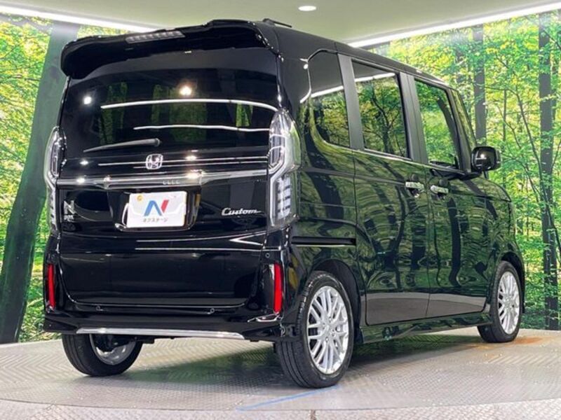 N BOX CUSTOM