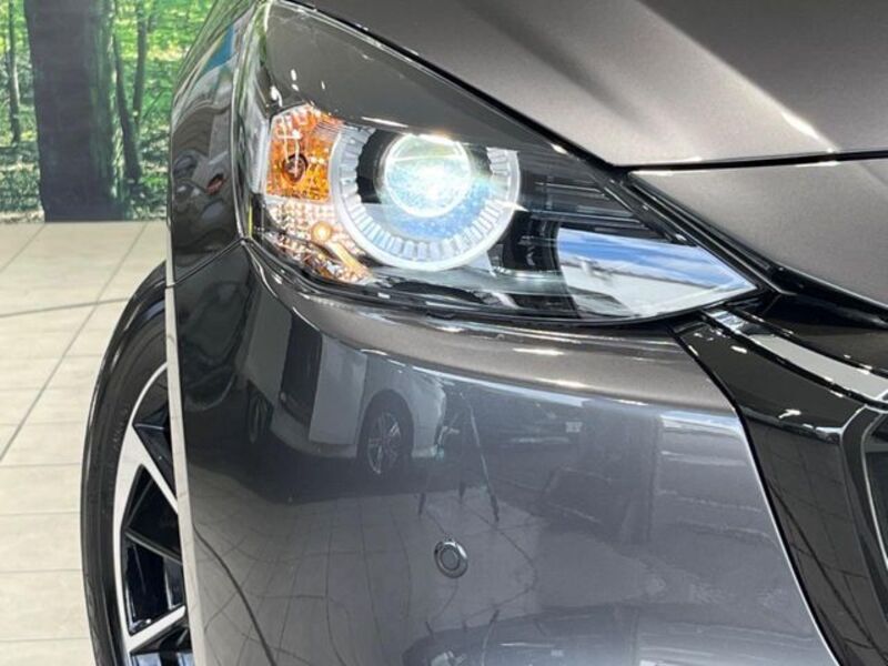 MAZDA2