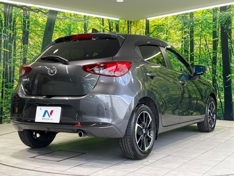 MAZDA2