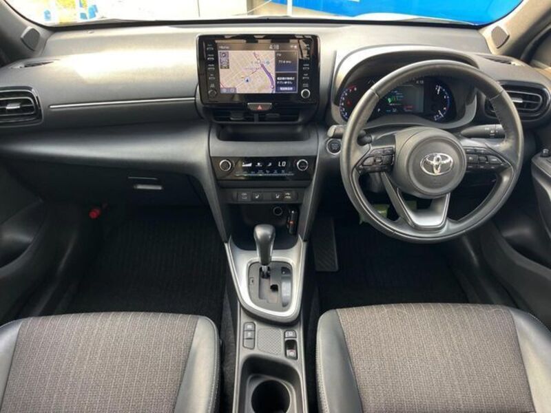 YARIS CROSS