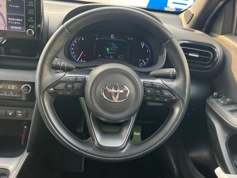 YARIS CROSS