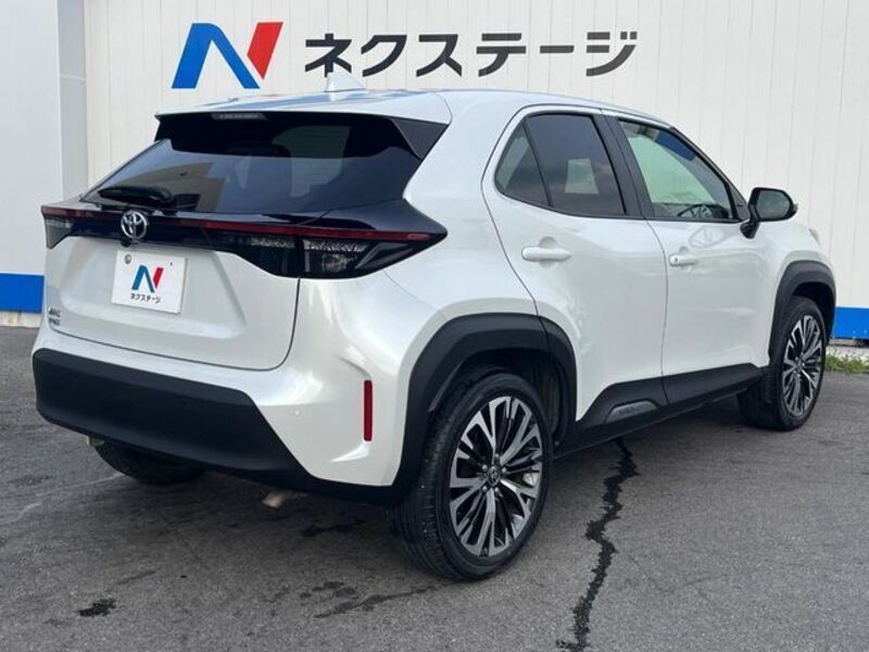 YARIS CROSS