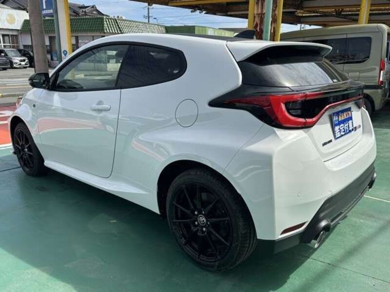 GR YARIS