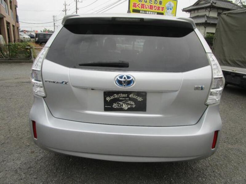 PRIUS ALPHA
