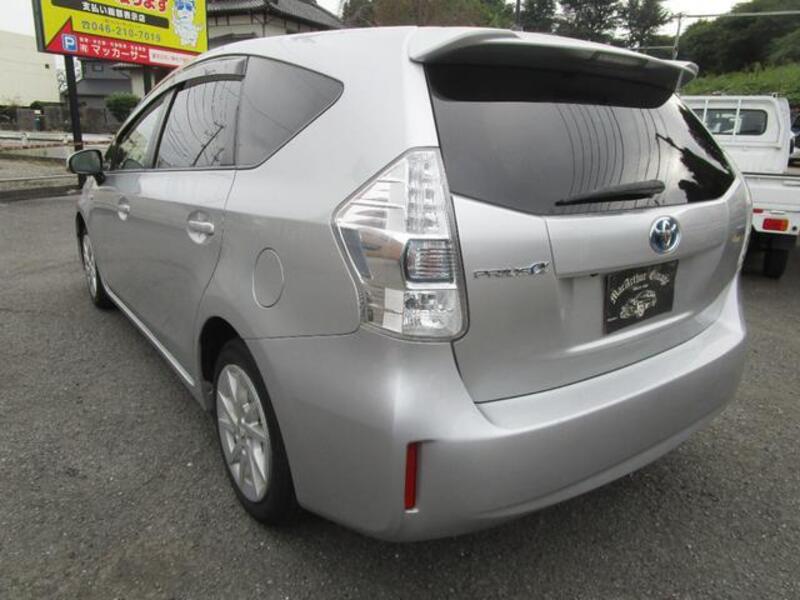 PRIUS ALPHA