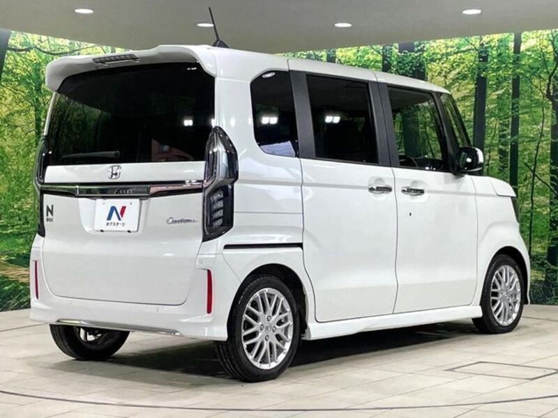 N BOX CUSTOM
