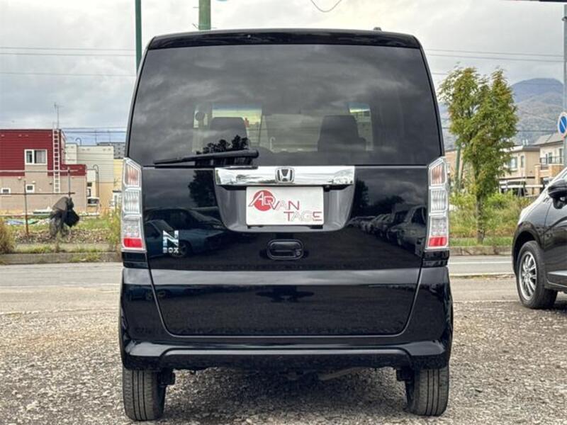 N BOX