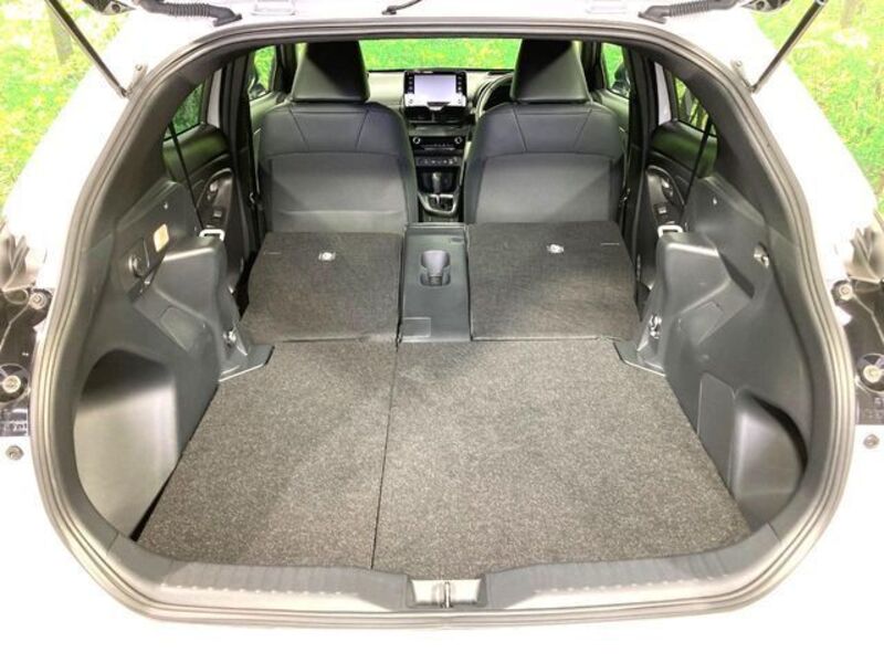 YARIS CROSS