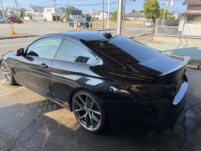 4 SERIES