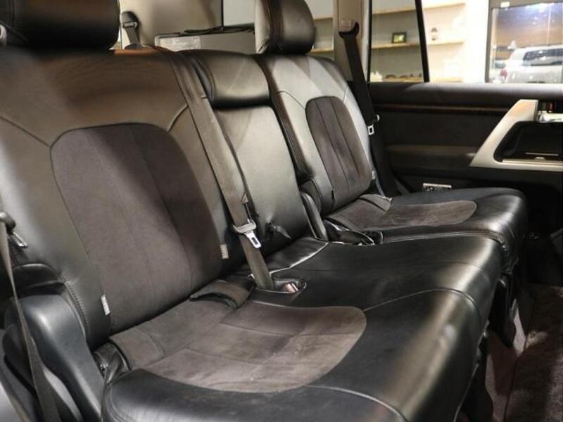 LAND CRUISER