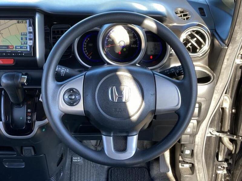 N BOX CUSTOM