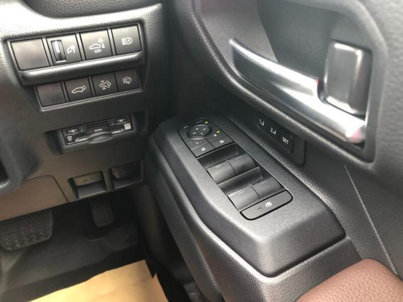 LAND CRUISER 250