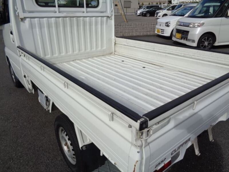 CLIPPER TRUCK