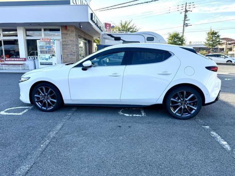 MAZDA3