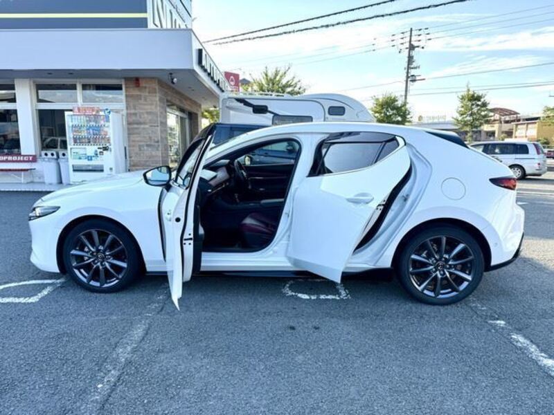 MAZDA3