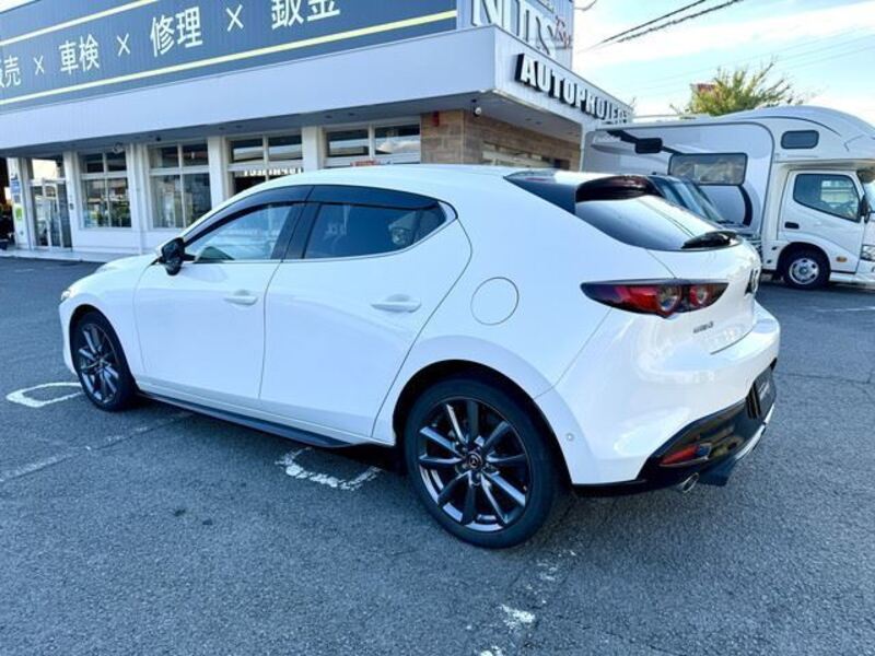 MAZDA3