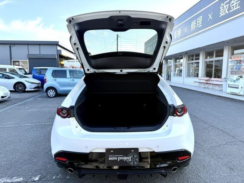 MAZDA3