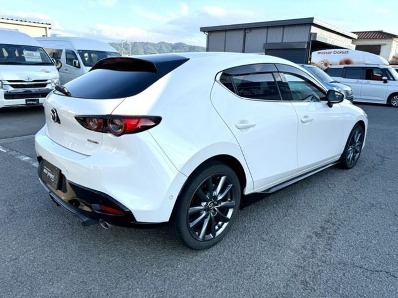 MAZDA3