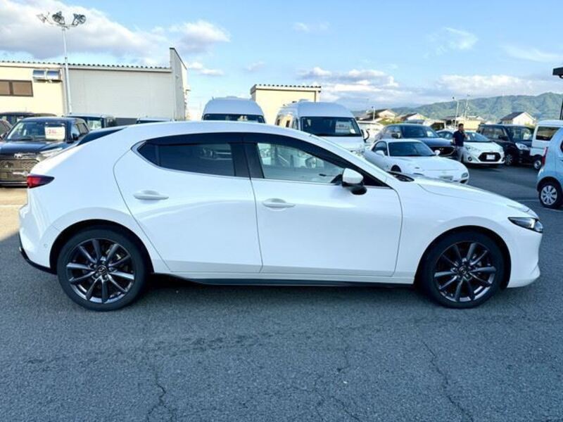 MAZDA3