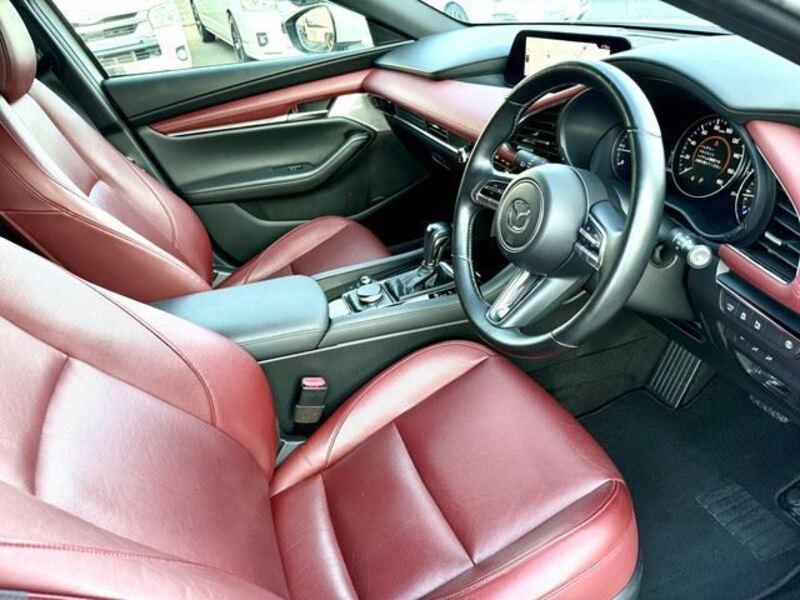MAZDA3