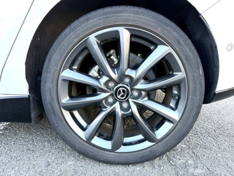 MAZDA3