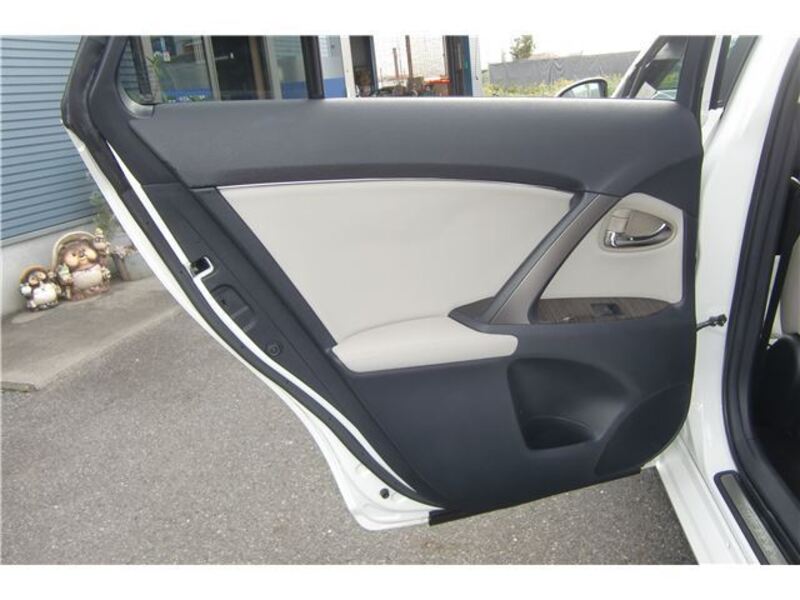 AVENSIS WAGON