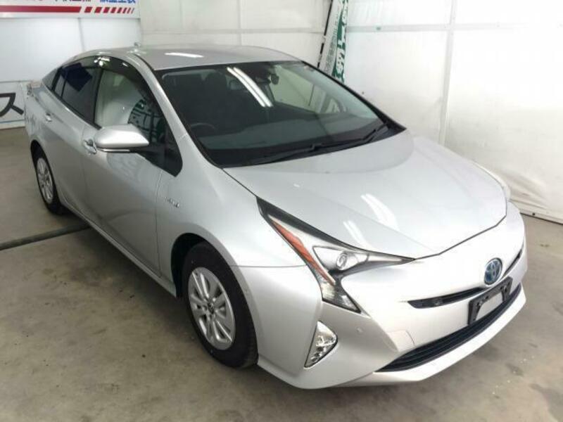 Used 2017 TOYOTA PRIUS DAA-ZVW55 | SBI Motor Japan