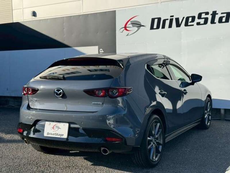 MAZDA3