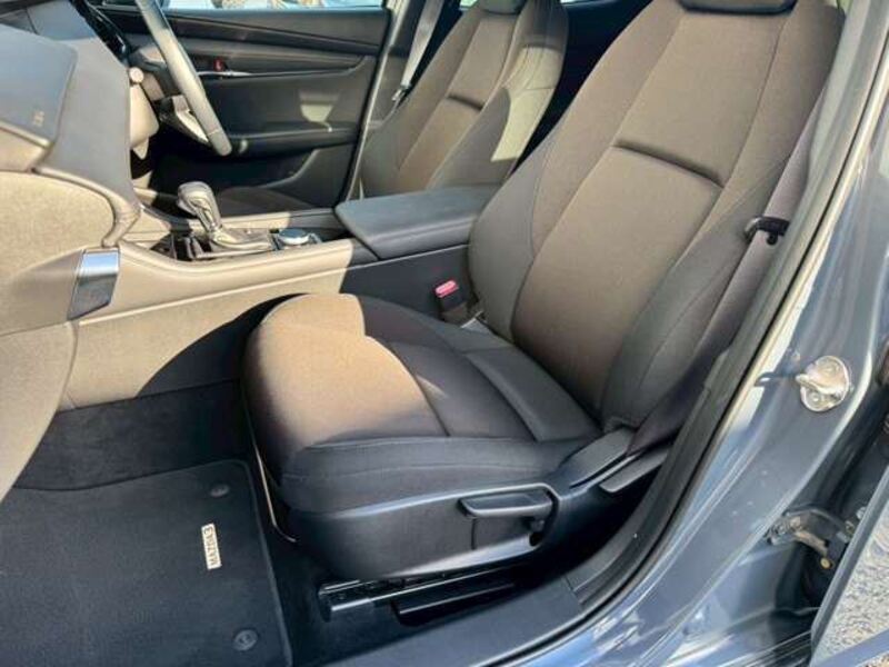 MAZDA3